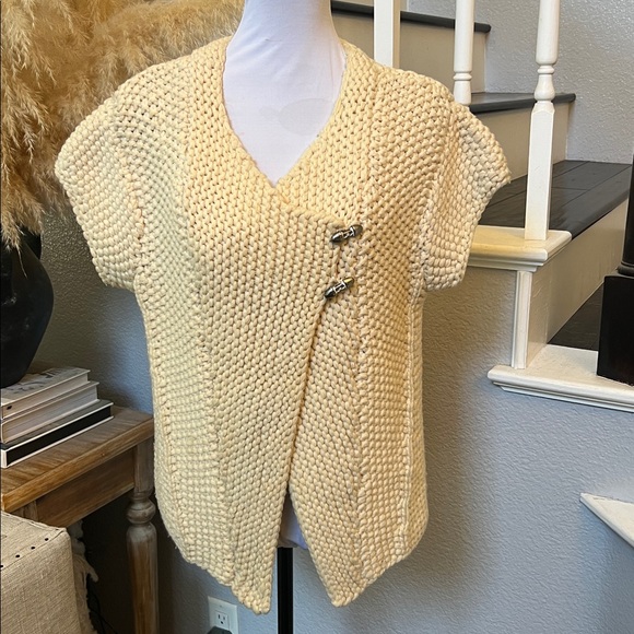 RAG & BONE Waffle Knit Cream Lambswool V-Neck Sweater Size 4/Small - Picture 1 of 7